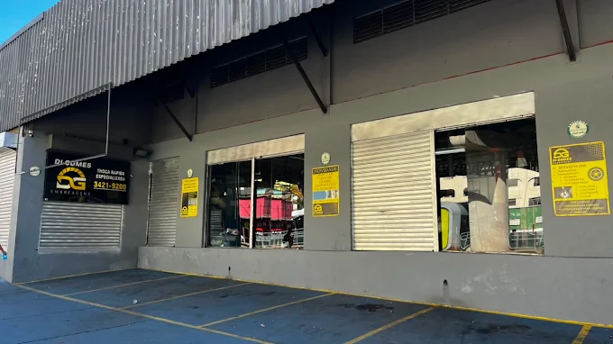 Fachada da oficina Di Gomes Embreagens na Rua Juacema, bairro Graça